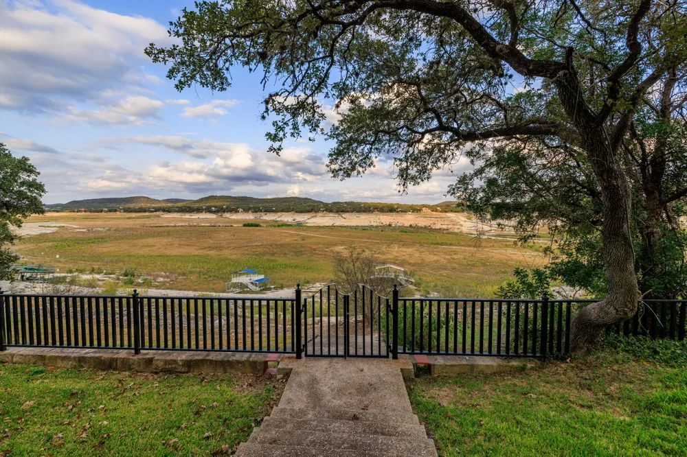 694 Scenic Circle Pipe Creek, TX 78063