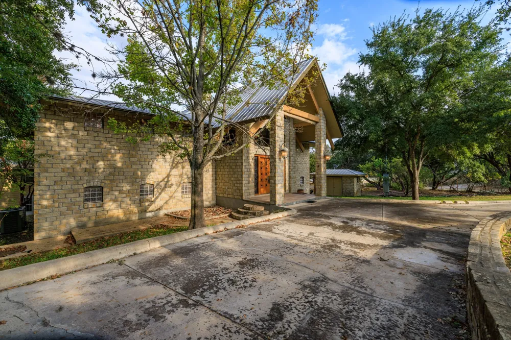694 Scenic Circle Pipe Creek, TX 78063