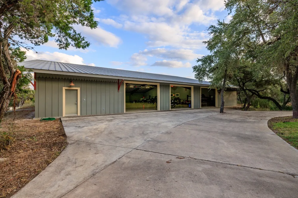 694 Scenic Circle Pipe Creek, TX 78063