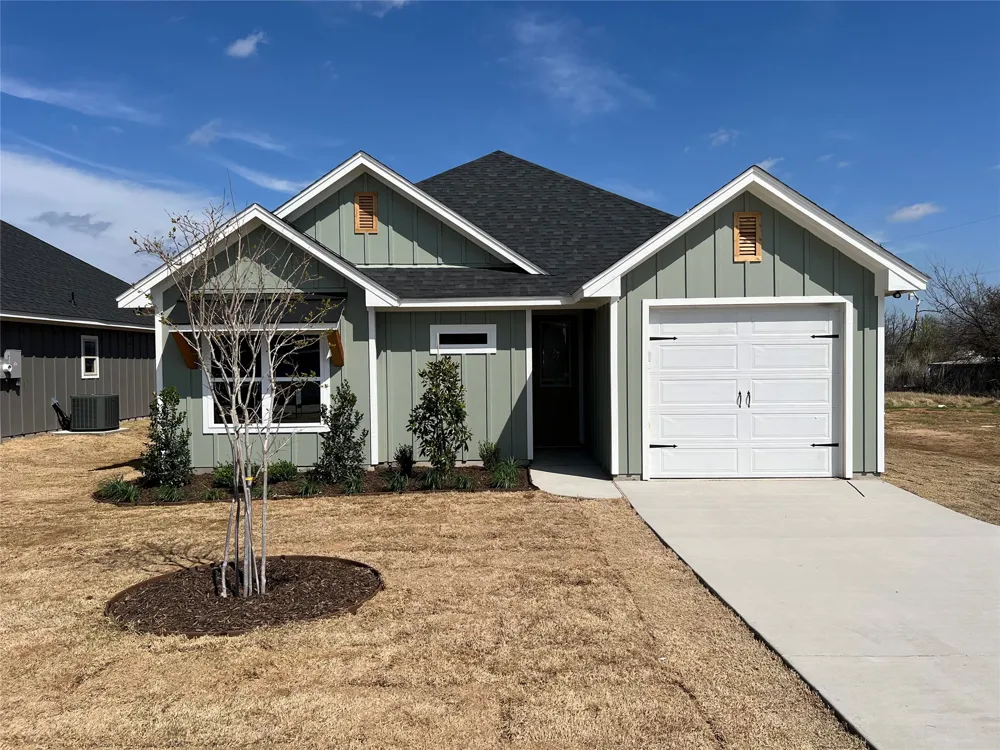 9209 Parkview Circle Tolar, TX 76476