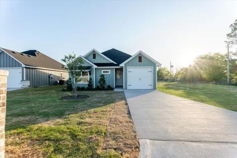 9209 Parkview Circle