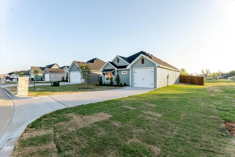 9209 Parkview Circle Tolar, TX 76476
