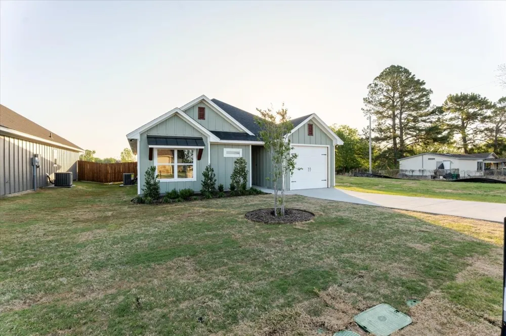 9209 Parkview Circle Tolar, TX 76476
