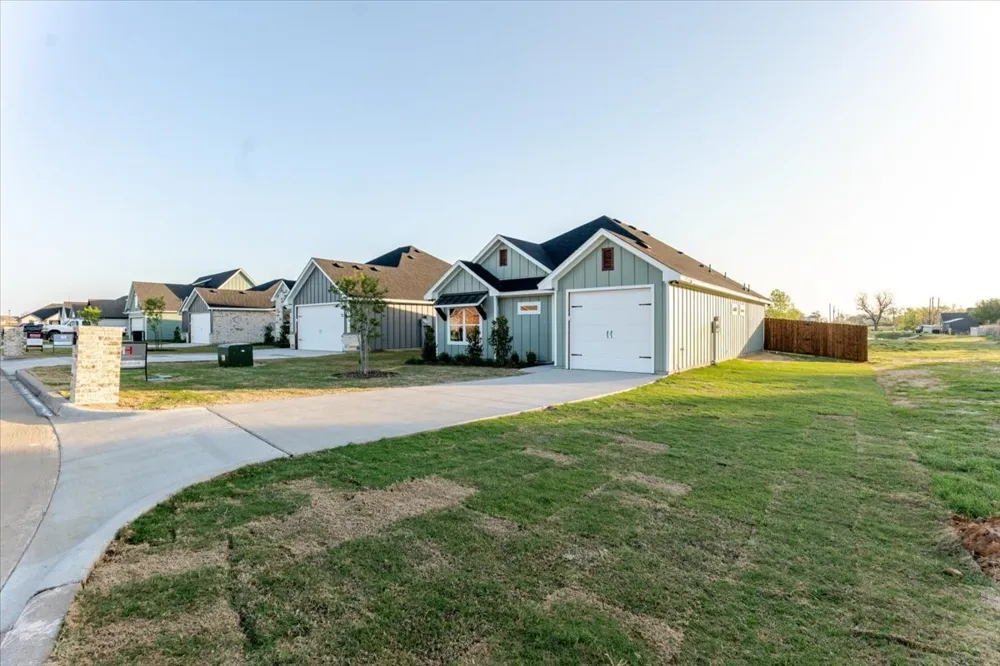 9209 Parkview Circle Tolar, TX 76476