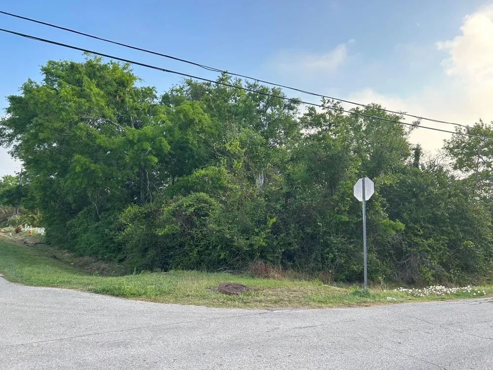 300 Fairfield Shoreacres, TX 77571