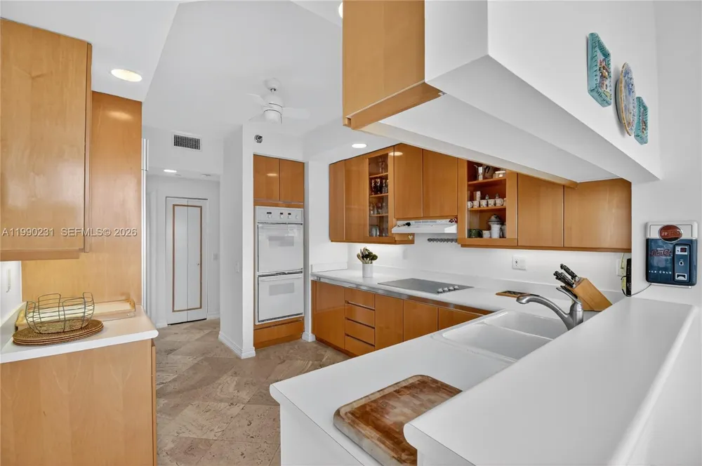 21150 Point Pl #1505 Aventura, FL 33180