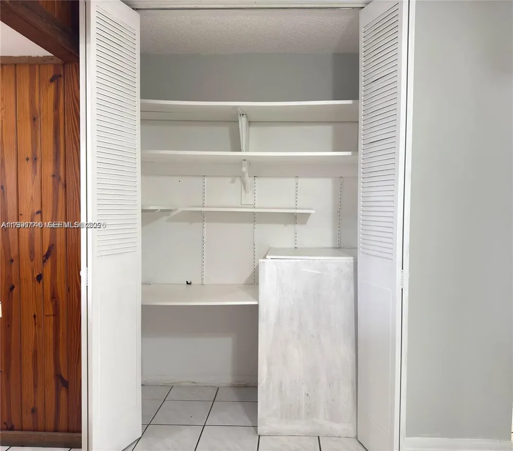 805 W Oakland Park Blvd #D19 Oakland Park, FL 33311