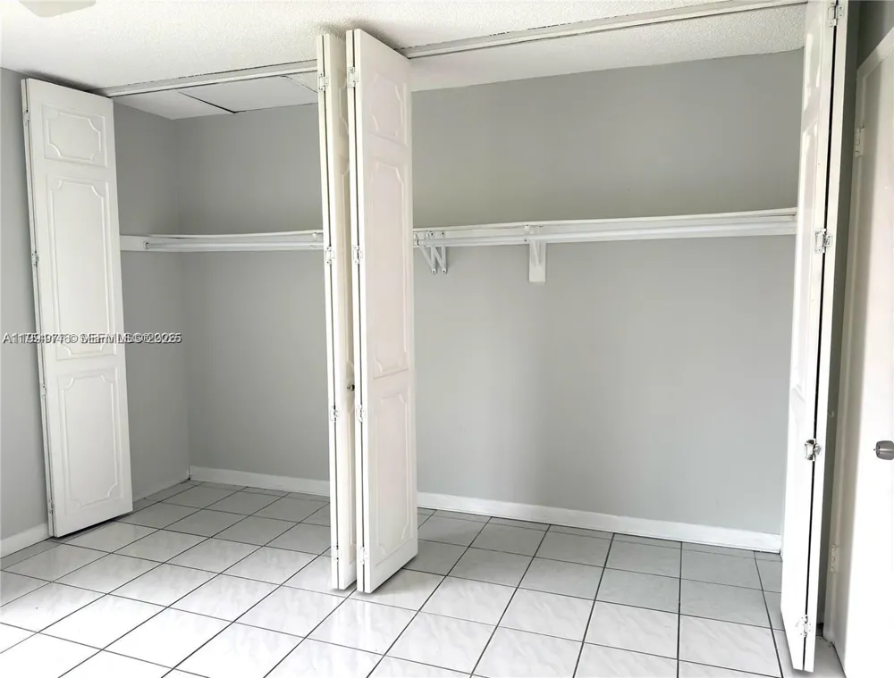 805 W Oakland Park Blvd #D19 Oakland Park, FL 33311