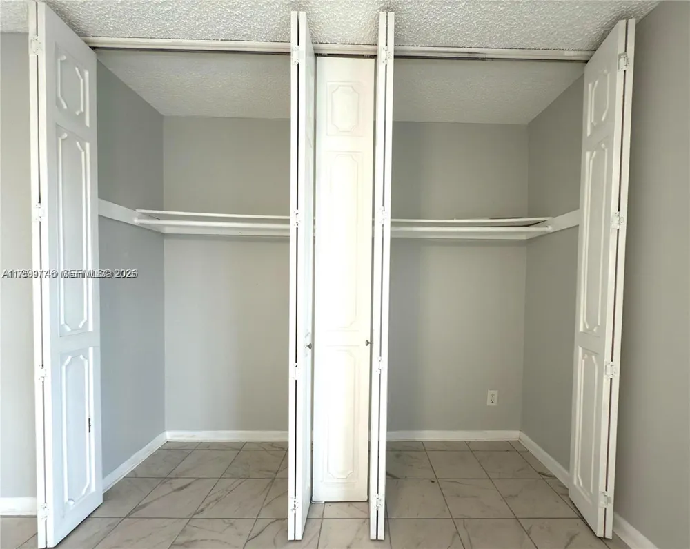 805 W Oakland Park Blvd #D19 Oakland Park, FL 33311