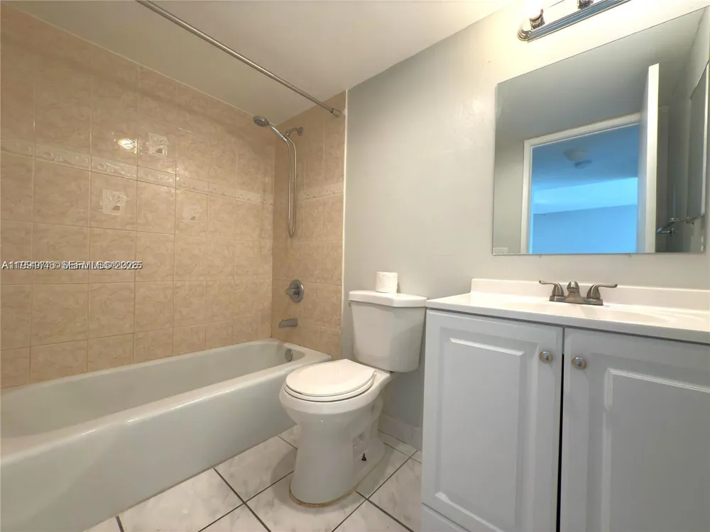 805 W Oakland Park Blvd #D19 Oakland Park, FL 33311