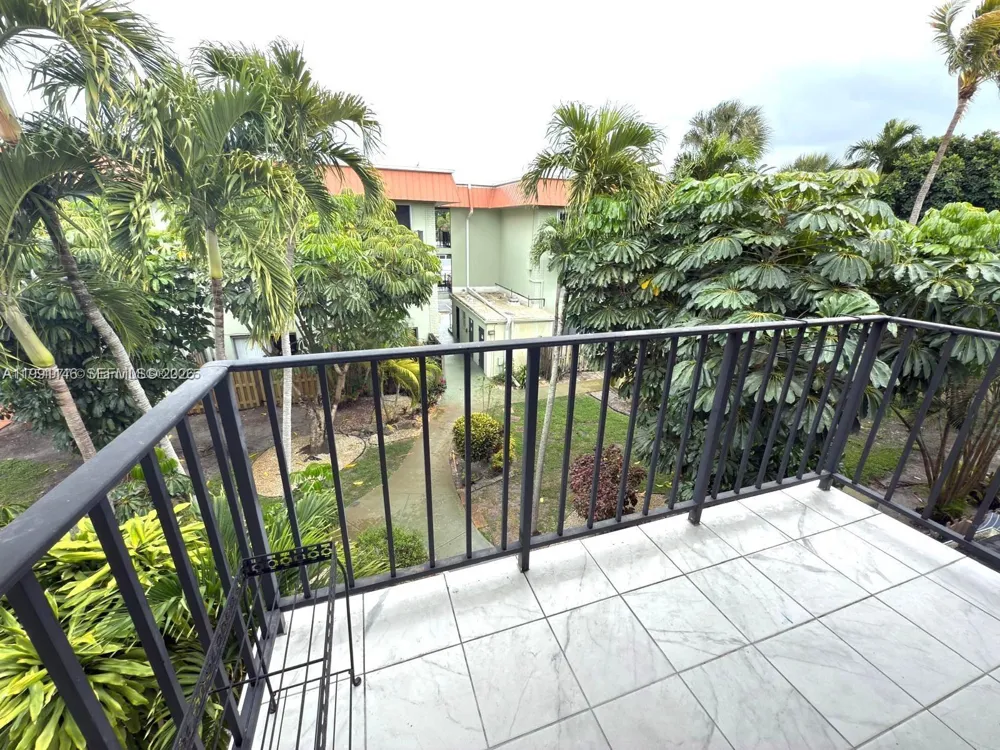 805 W Oakland Park Blvd #D19 Oakland Park, FL 33311