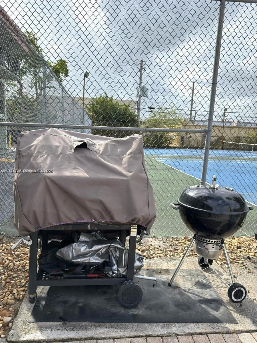 805 W Oakland Park Blvd #D19 Oakland Park, FL 33311