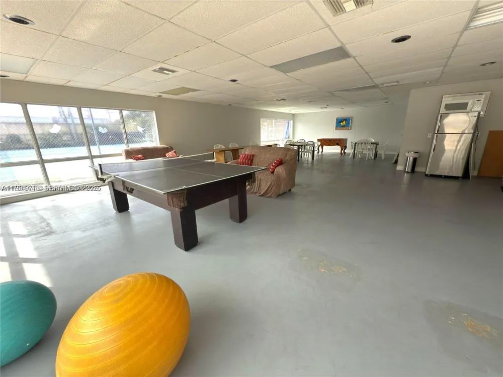 805 W Oakland Park Blvd #D19 Oakland Park, FL 33311