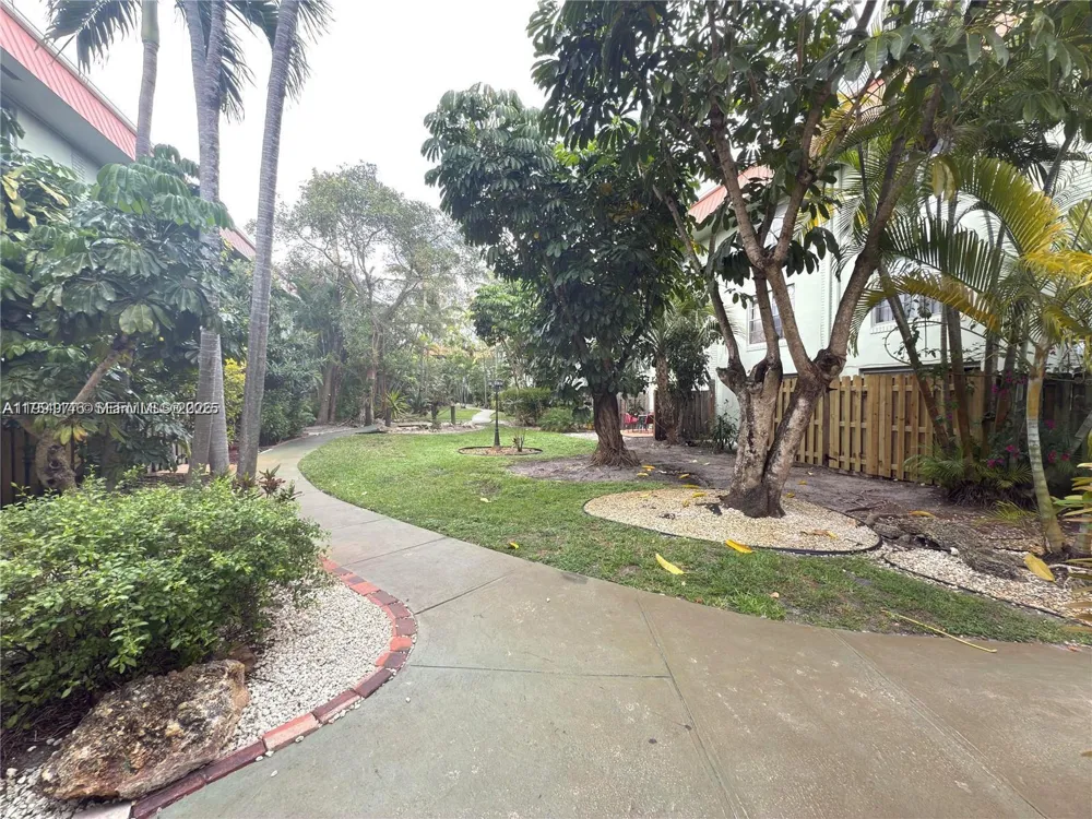 805 W Oakland Park Blvd #D19 Oakland Park, FL 33311