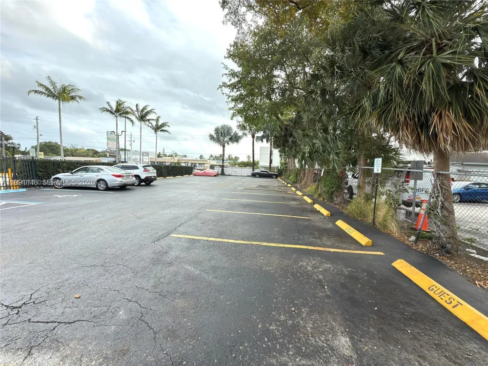 805 W Oakland Park Blvd #D19 Oakland Park, FL 33311