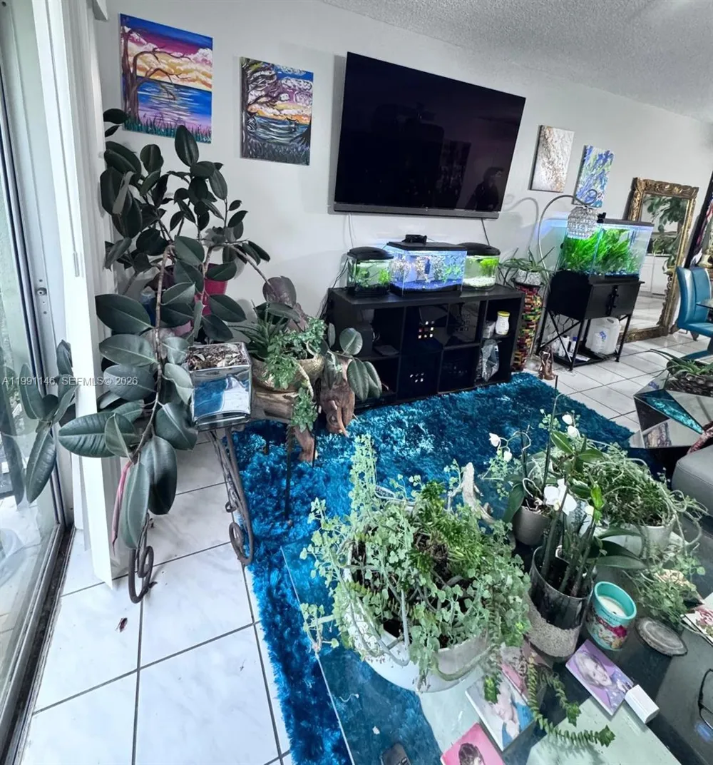 805 W Oakland Park Blvd #D19 Oakland Park, FL 33311