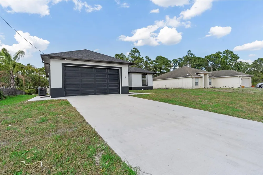 1113 ENRIQUE ST E Lehigh Acres, FL 33974
