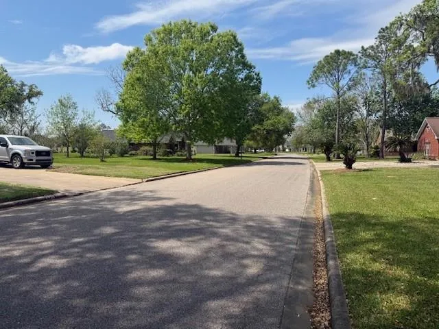 2225 Riverside Drive West Columbia, TX 77486
