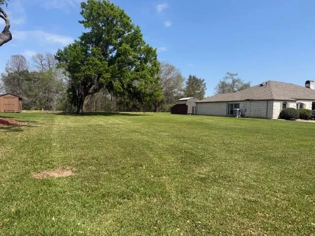 2225 Riverside Drive West Columbia, TX 77486