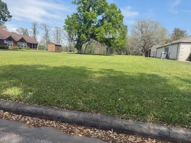 2225 Riverside Drive West Columbia, TX 77486