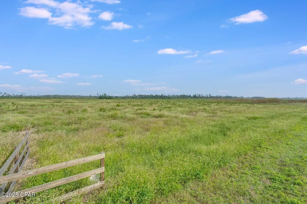 1718 SE Davis Peacock Road Kinard, FL 32449