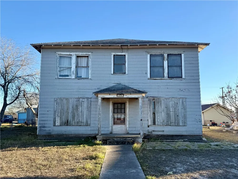 719 W Kleberg Avenue Kingsville, TX 78363
