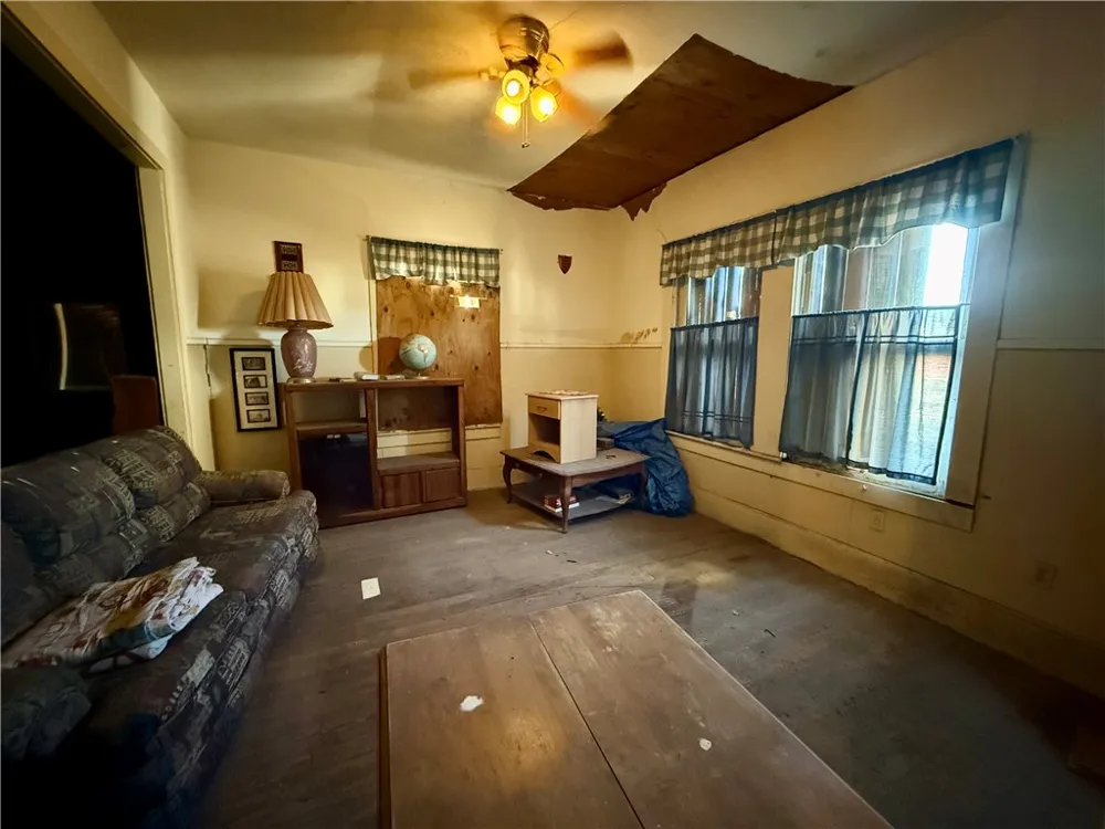 719 W Kleberg Avenue Kingsville, TX 78363