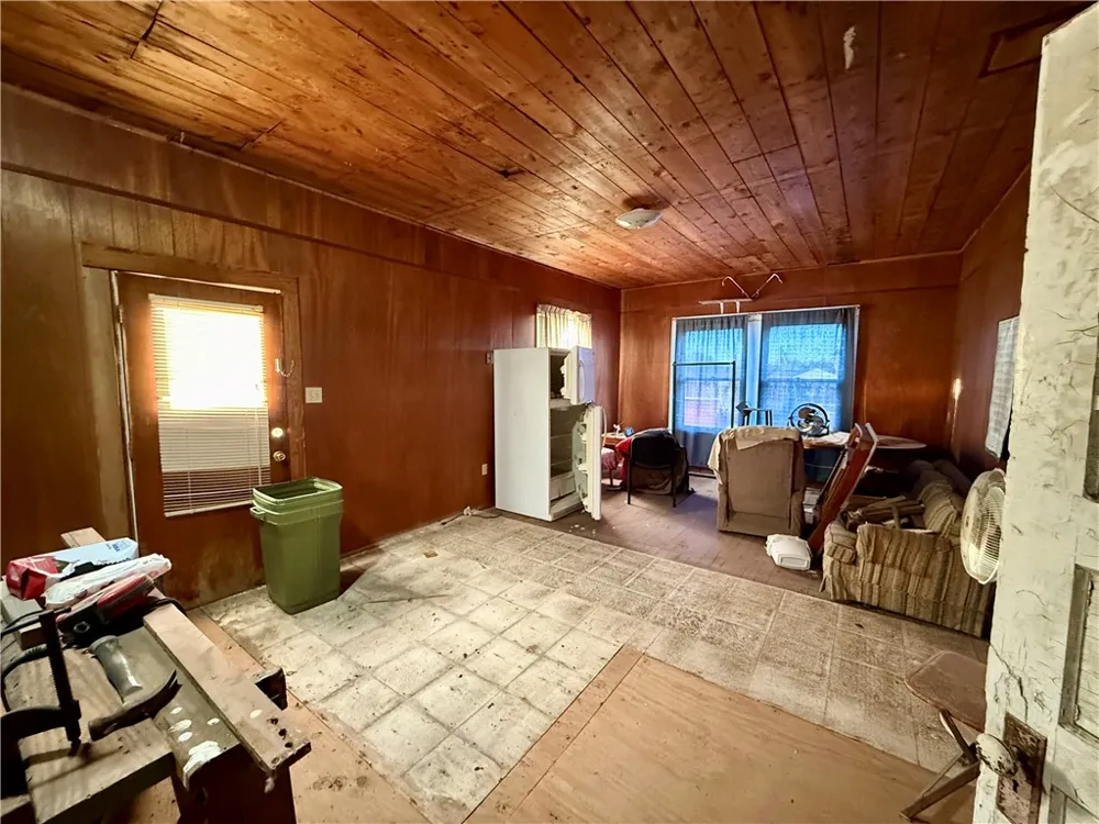 719 W Kleberg Avenue Kingsville, TX 78363