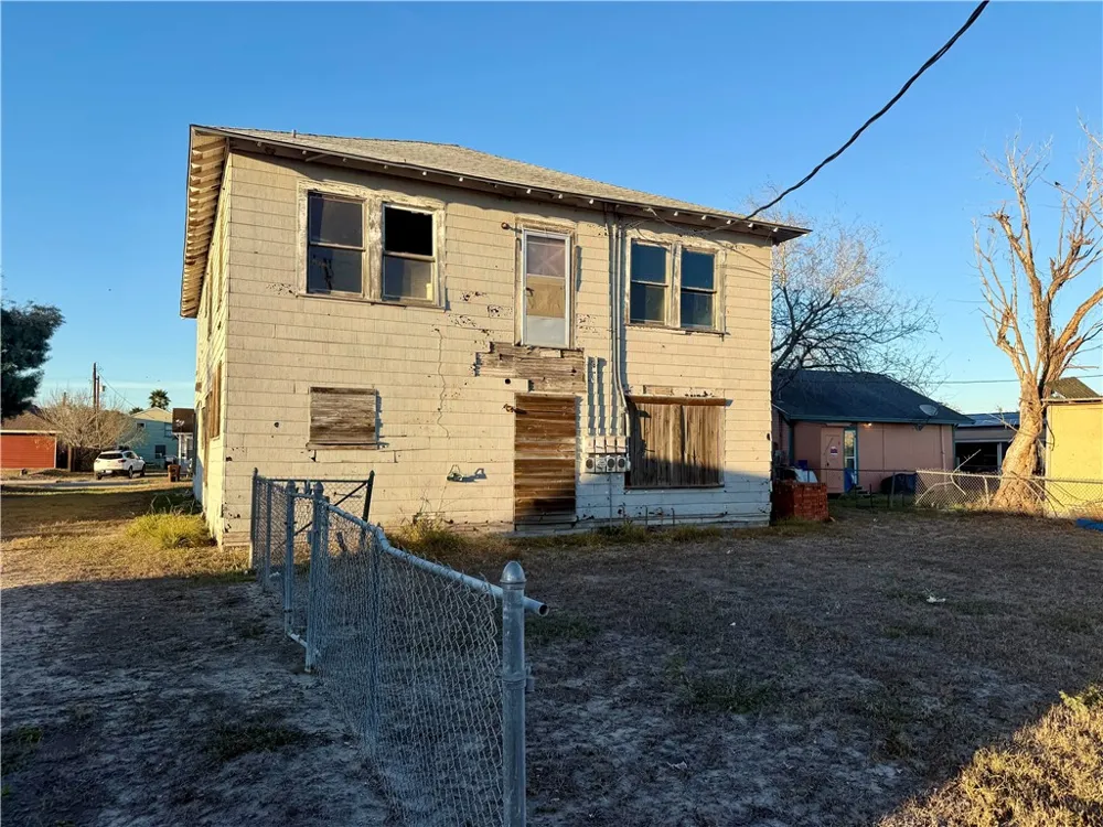 719 W Kleberg Avenue Kingsville, TX 78363