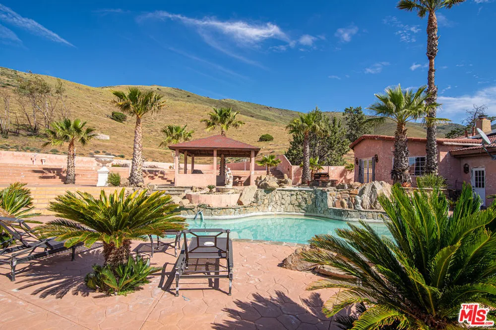 35931 Via Famero Drive Acton, CA 93510