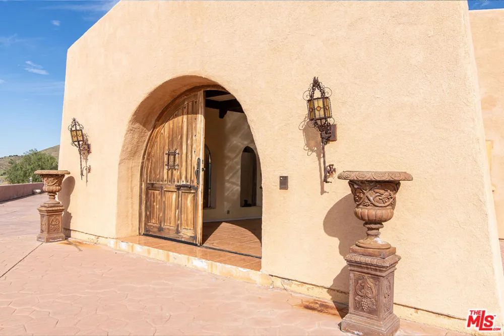 35931 Via Famero Drive Acton, CA 93510