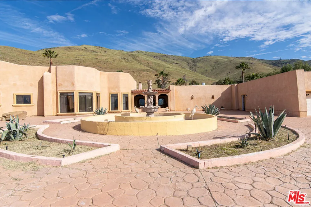 35931 Via Famero Drive Acton, CA 93510