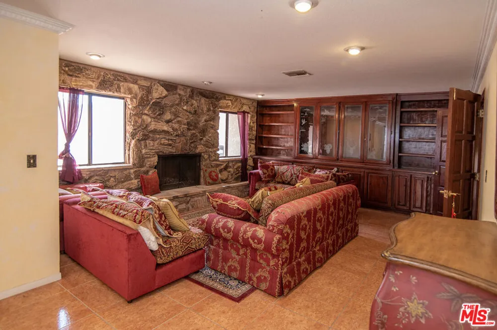 35931 Via Famero Drive Acton, CA 93510