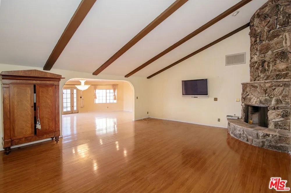 35931 Via Famero Drive Acton, CA 93510