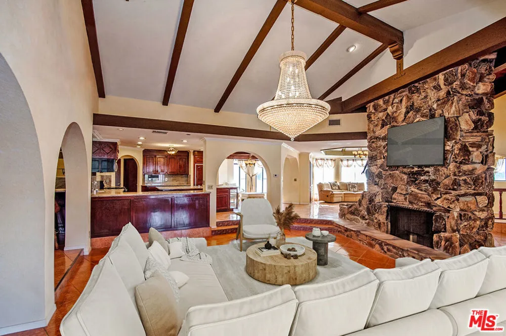 35931 Via Famero Drive Acton, CA 93510