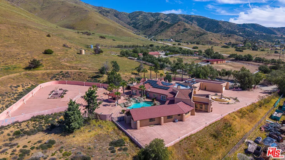 35931 Via Famero Drive Acton, CA 93510