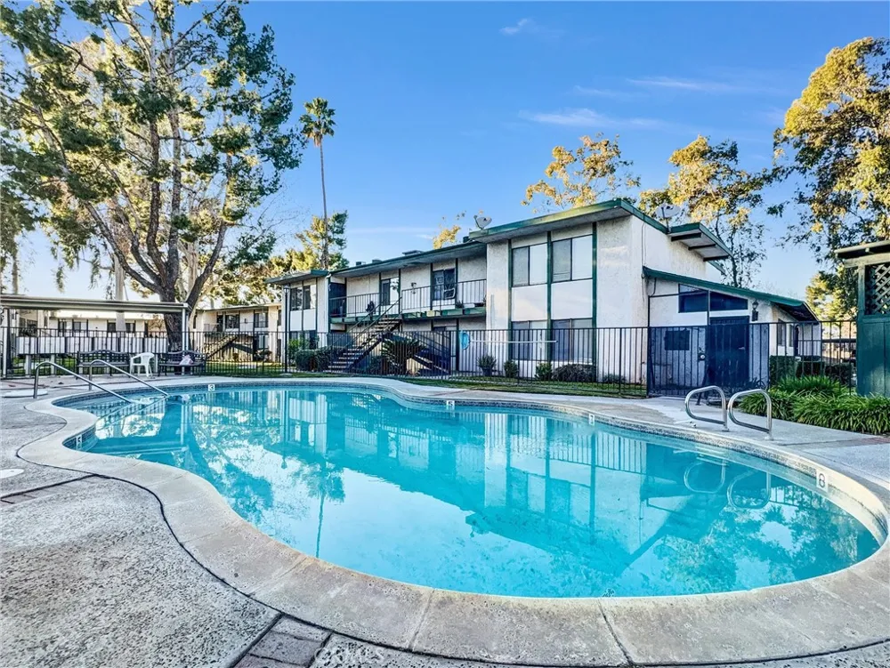 1735 E Washington #B28 Colton, CA 92324