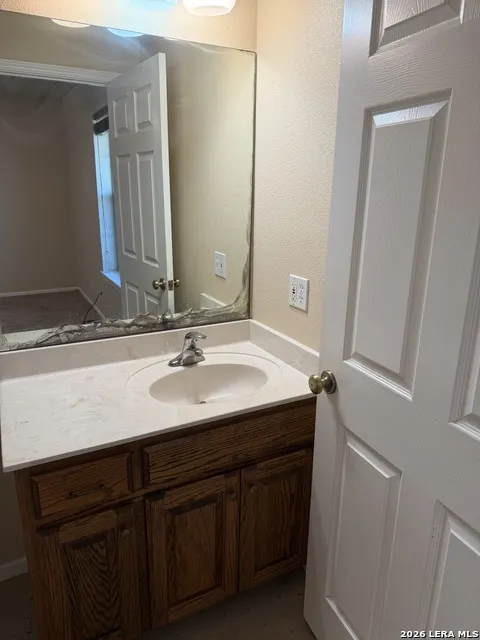 212 Schriewer Unit 201 Poth, TX 78147