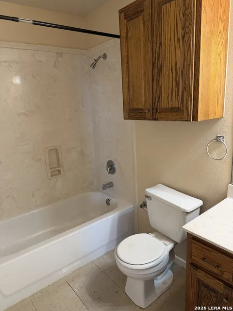 212 Schriewer Unit 201 Poth, TX 78147