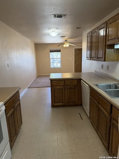 212 Schriewer Unit 201 Poth, TX 78147