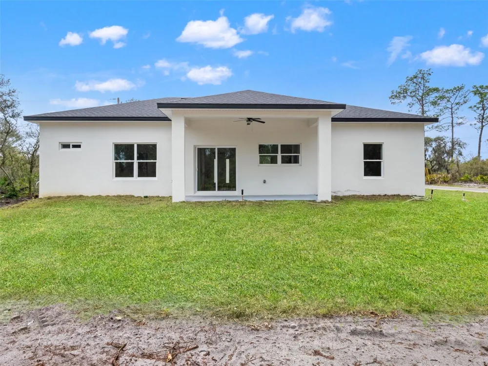 33 FISHER PLACE Ocklawaha, FL 32179