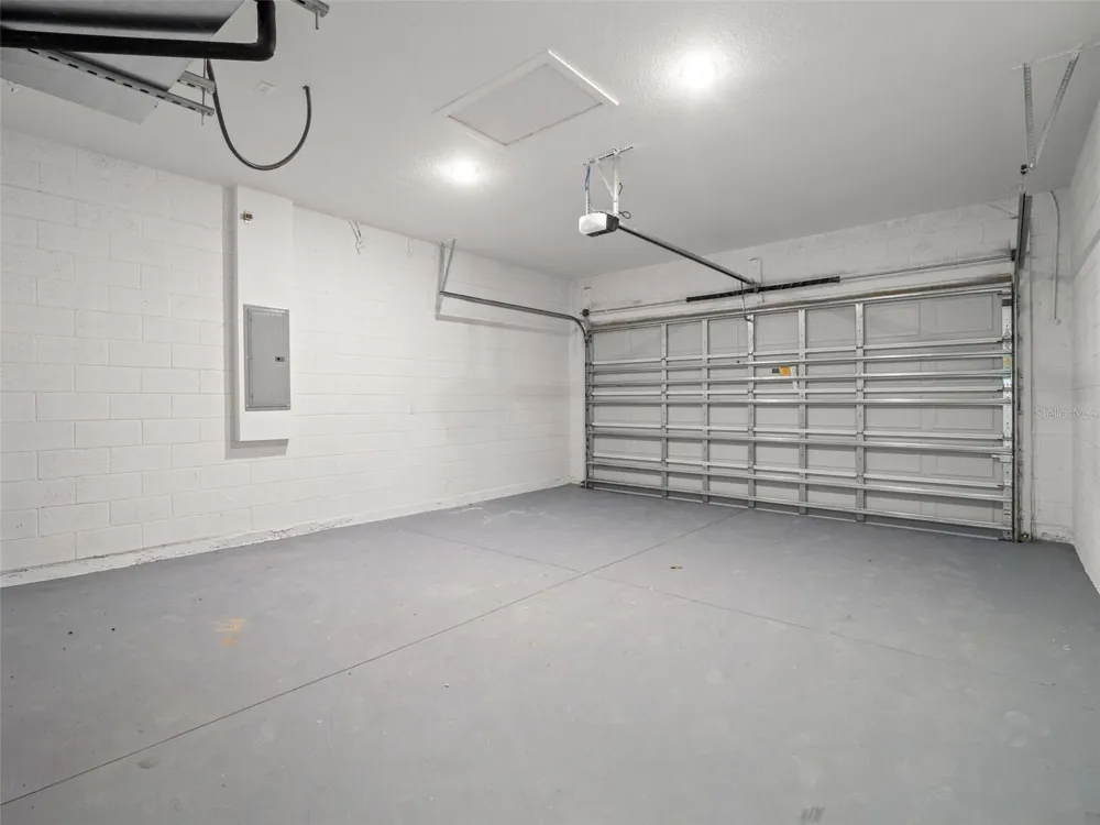 33 FISHER PLACE Ocklawaha, FL 32179