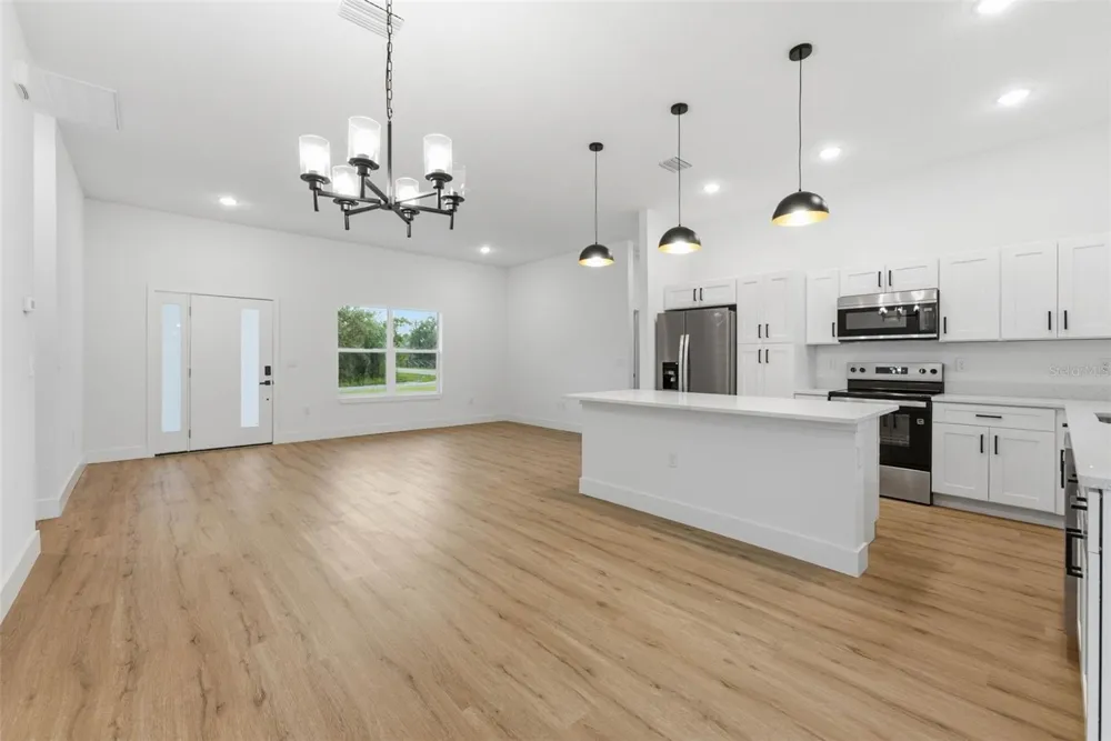 33 FISHER PLACE Ocklawaha, FL 32179