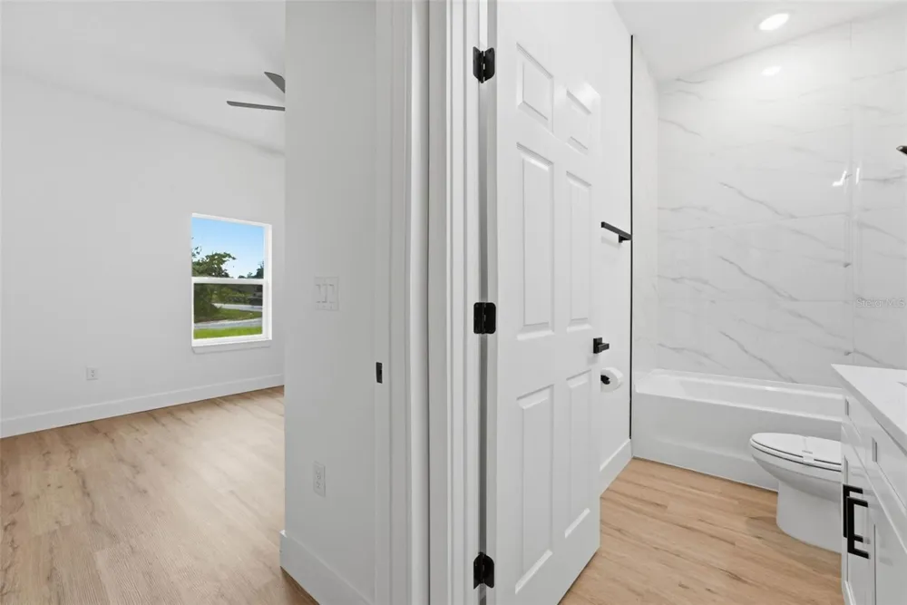 33 FISHER PLACE Ocklawaha, FL 32179