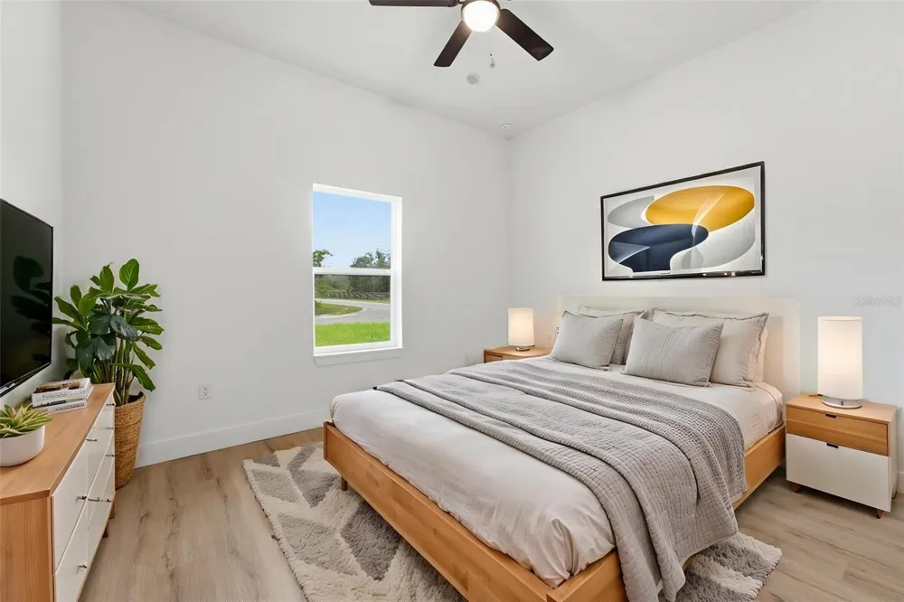 33 FISHER PLACE Ocklawaha, FL 32179