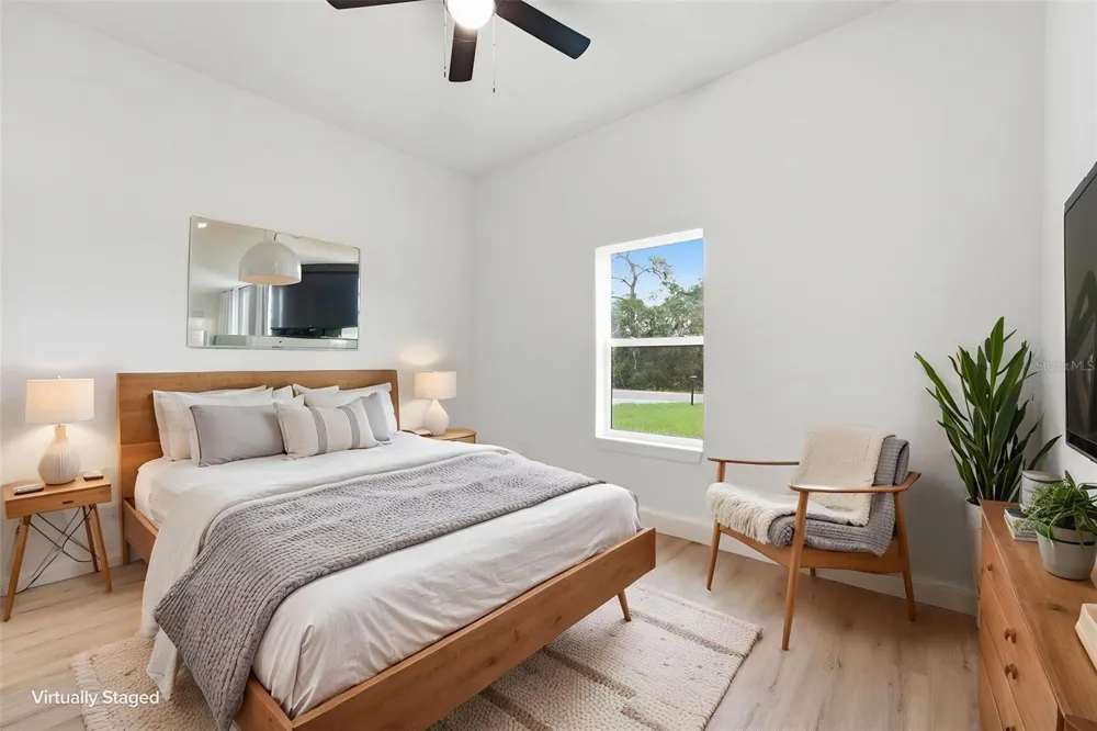 33 FISHER PLACE Ocklawaha, FL 32179
