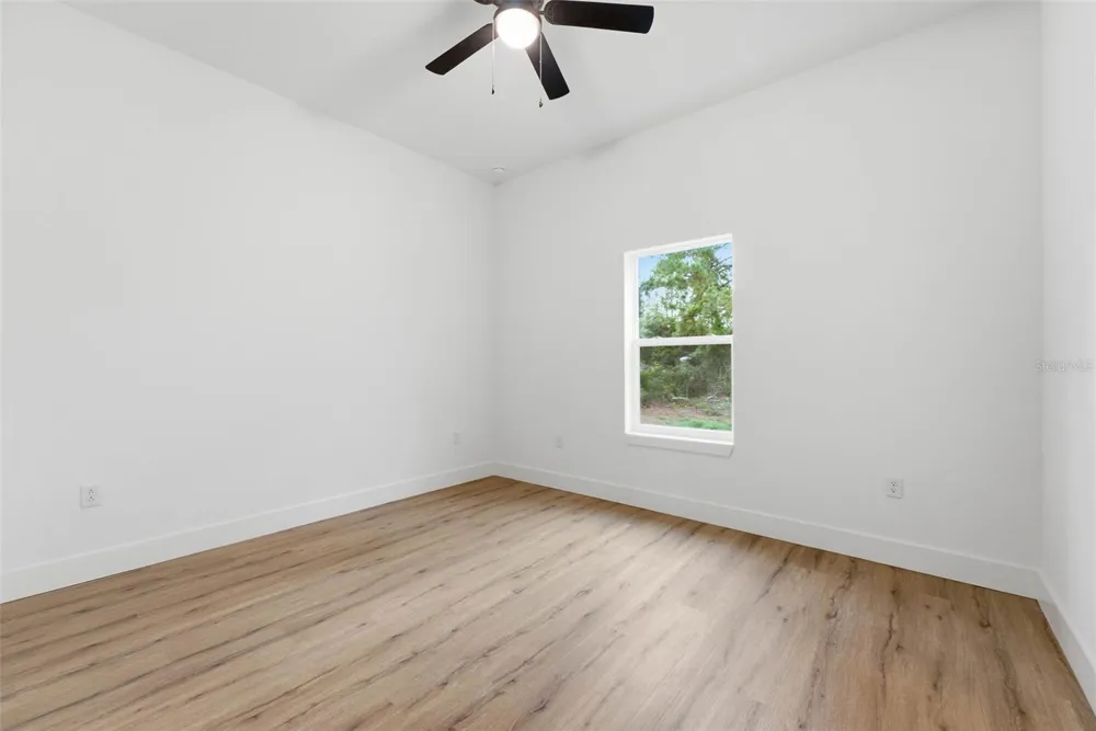 33 FISHER PLACE Ocklawaha, FL 32179