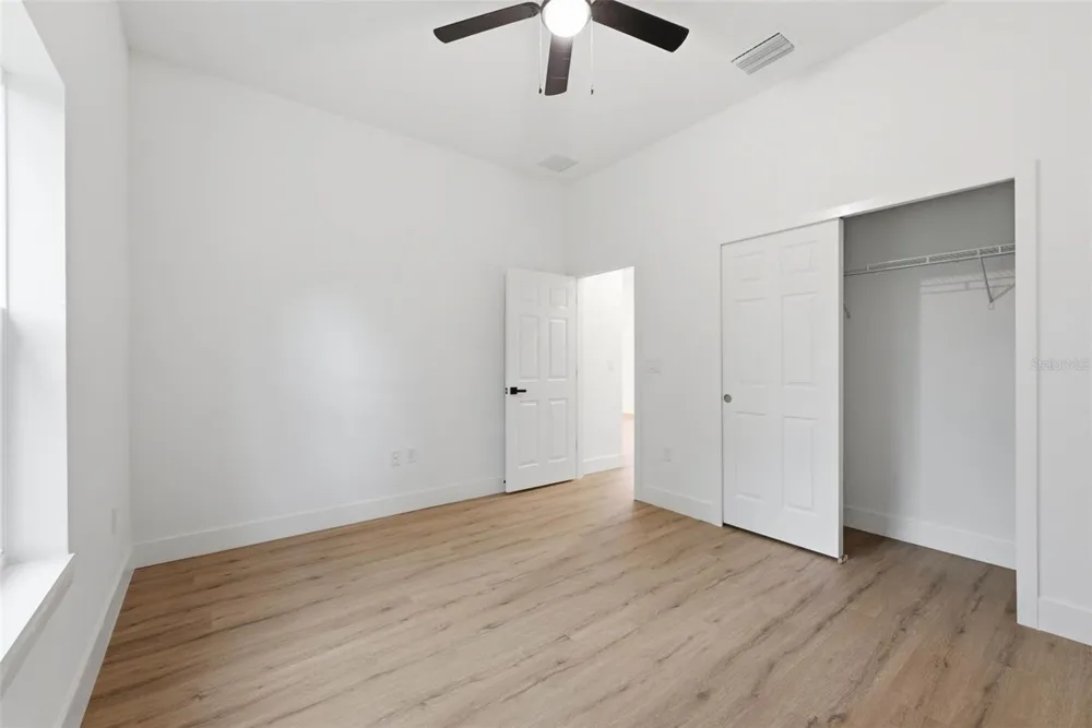 33 FISHER PLACE Ocklawaha, FL 32179