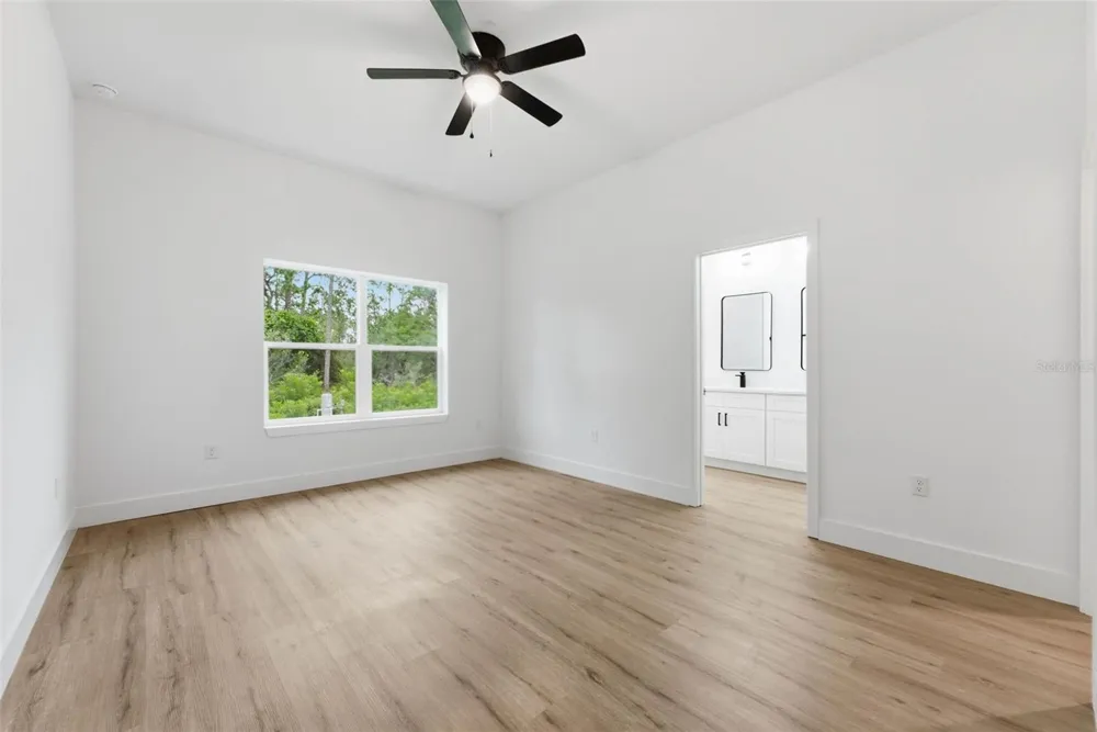 33 FISHER PLACE Ocklawaha, FL 32179