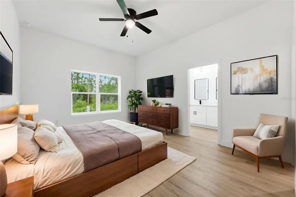 33 FISHER PLACE Ocklawaha, FL 32179